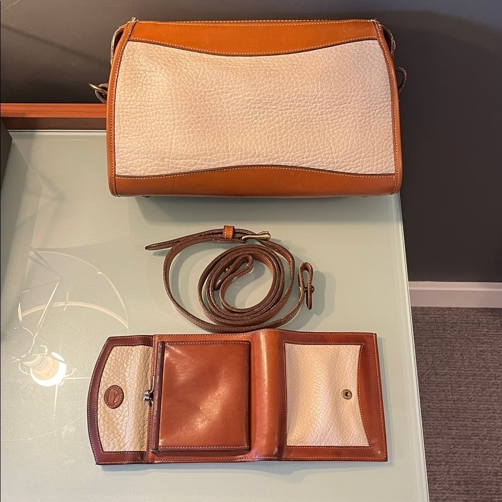 Dooney & Bourke Peddle leather crossbody with matching wallet - Picture 4 of 9